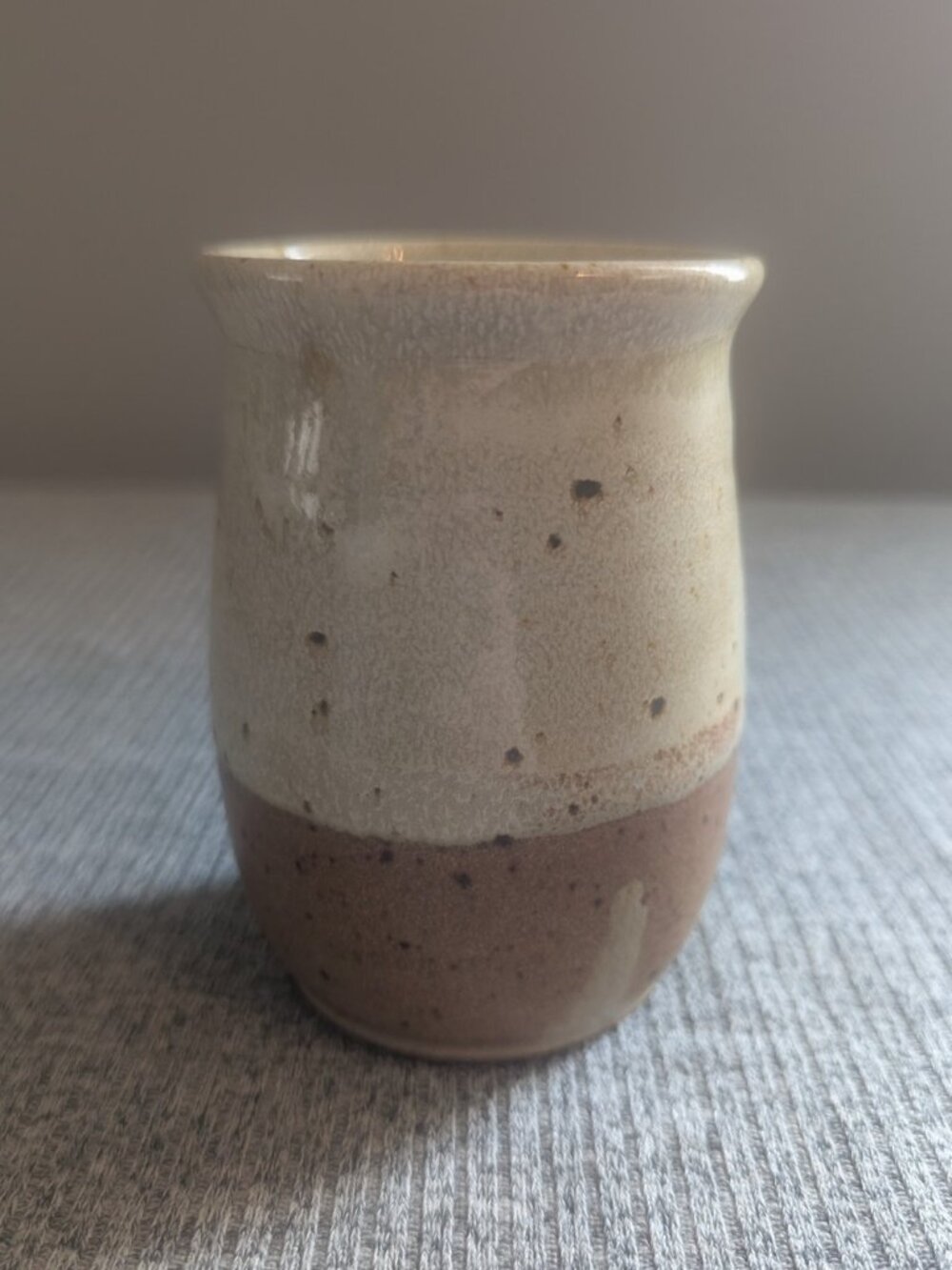 Glazed Speckled Pottery Leaf Cup with 3D Leaf Design, EUC - Picture 2 of 4